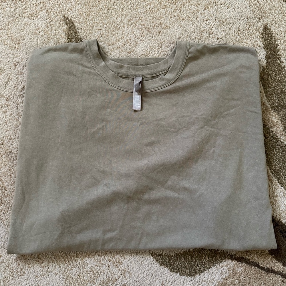 SKIMS Men's T Shirt